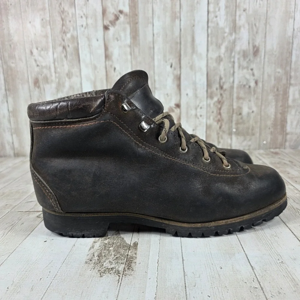 Vasque Vintage Brown Leather Hiking Boots Mens Made in Italy Vibram Lug Sole